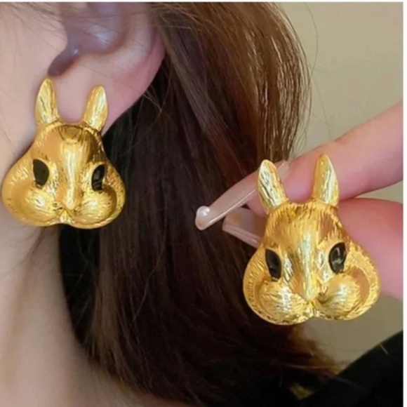 ❤️ FREE Bunny Rabbit Stud Animal Cute Chic Glam Elegant Classy Modern Earrings - Picture 1 of 3